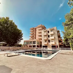 St Gregory Park Отель
